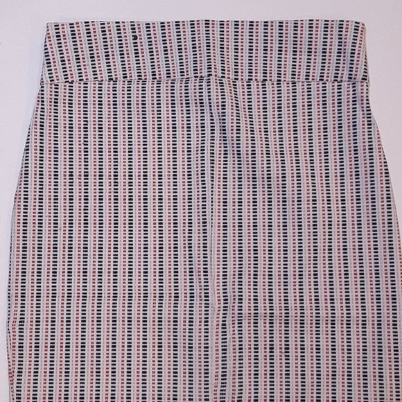 RW&CO Embroidered High Waist Pencil Skirt Textured Stretchy - Picture 6 of 9